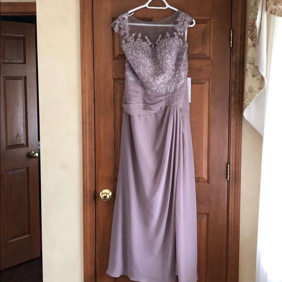 Formal Dress - Picture 1 of 9